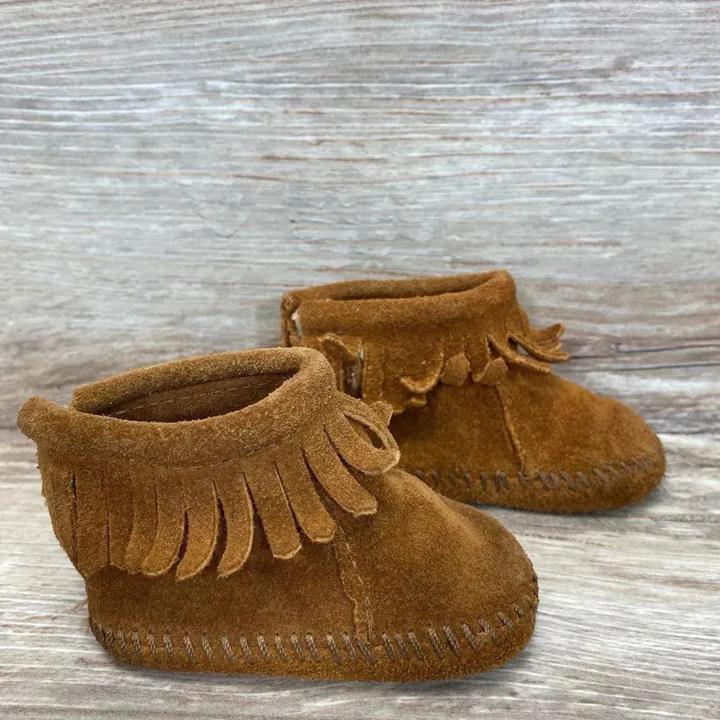 Minnetonka Alex Fringe Moccasins sz 2/3c