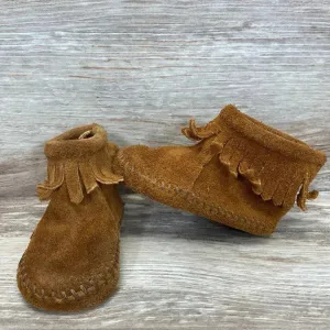 Minnetonka Alex Fringe Moccasins sz 2/3c