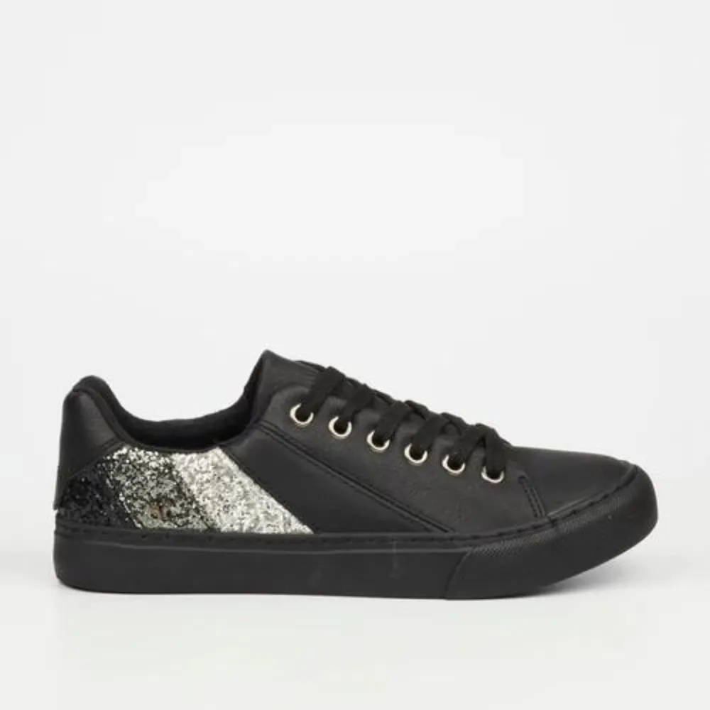 Shore 5 - Black Sneaker
